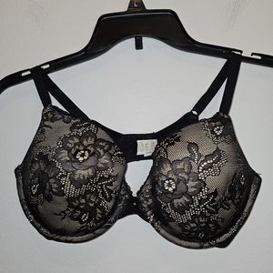 Maidenform Sweet Nothings black lace bra Size 38C
